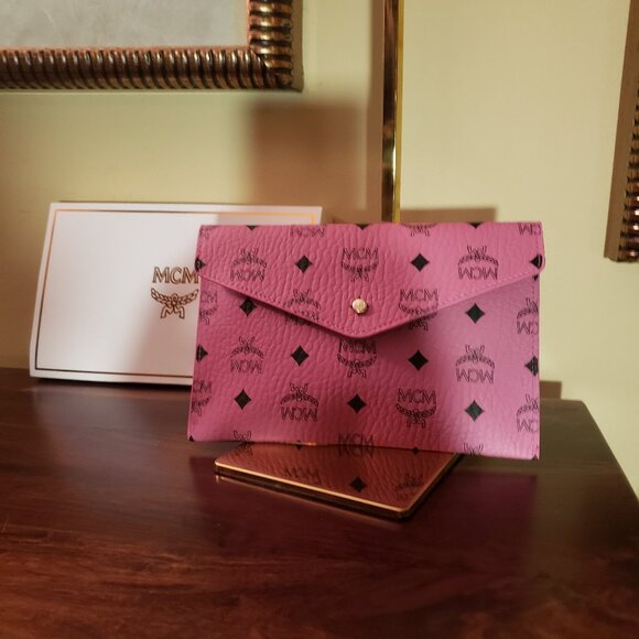 MCM Pink Visetos Envelope Clutch with Box and Chain - Picture 3 of 7